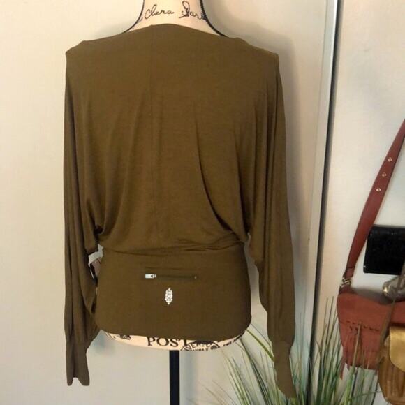 NWT! Free People Featherweight Long-Sleeve Size Small - Picture 7 of 10
